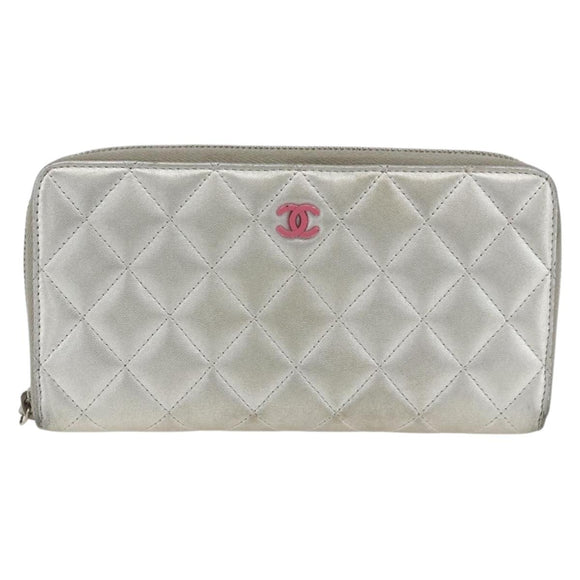 CHANEL Matelasse Long Wallet Lamb Skin Silver CC Auth LNZ865A