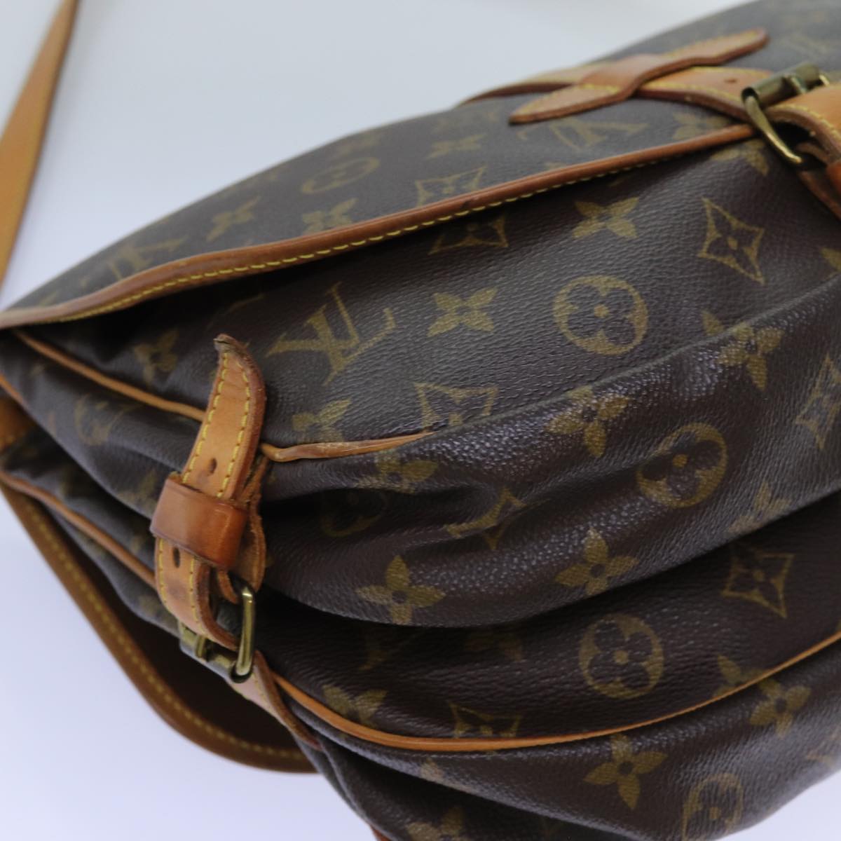 LOUIS VUITTON Monogram Saumur 30 Shoulder Bag M42256 LV Auth mr139