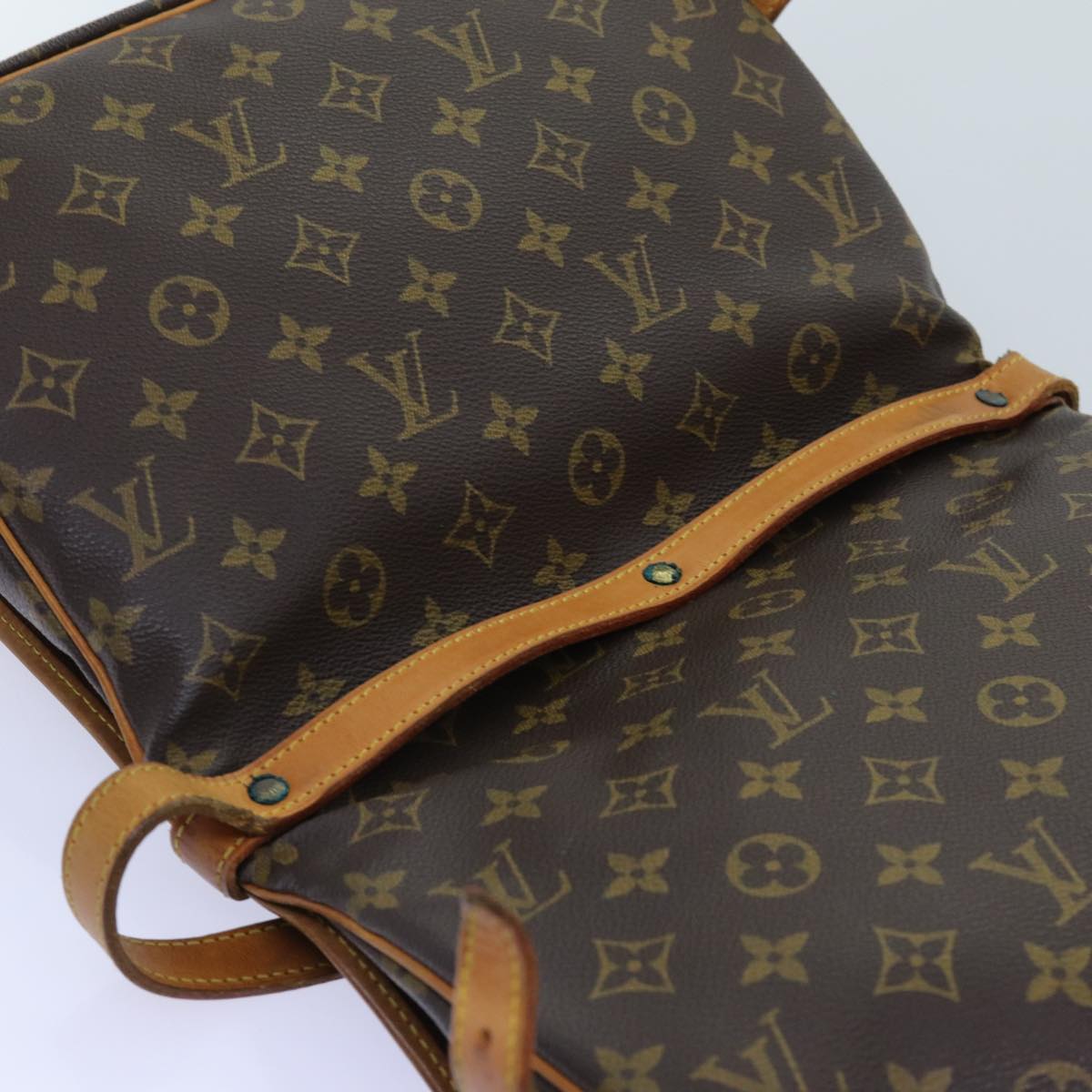 LOUIS VUITTON Monogram Saumur 30 Shoulder Bag M42256 LV Auth mr139