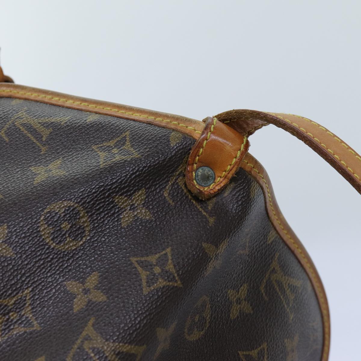 LOUIS VUITTON Monogram Saumur 30 Shoulder Bag M42256 LV Auth mr139