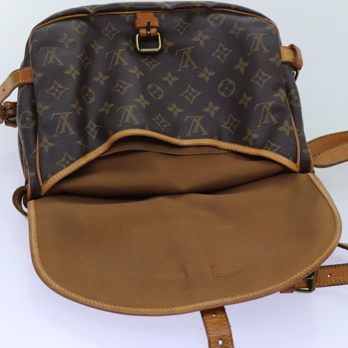 LOUIS VUITTON Monogram Saumur 30 Shoulder Bag M42256 LV Auth mr139