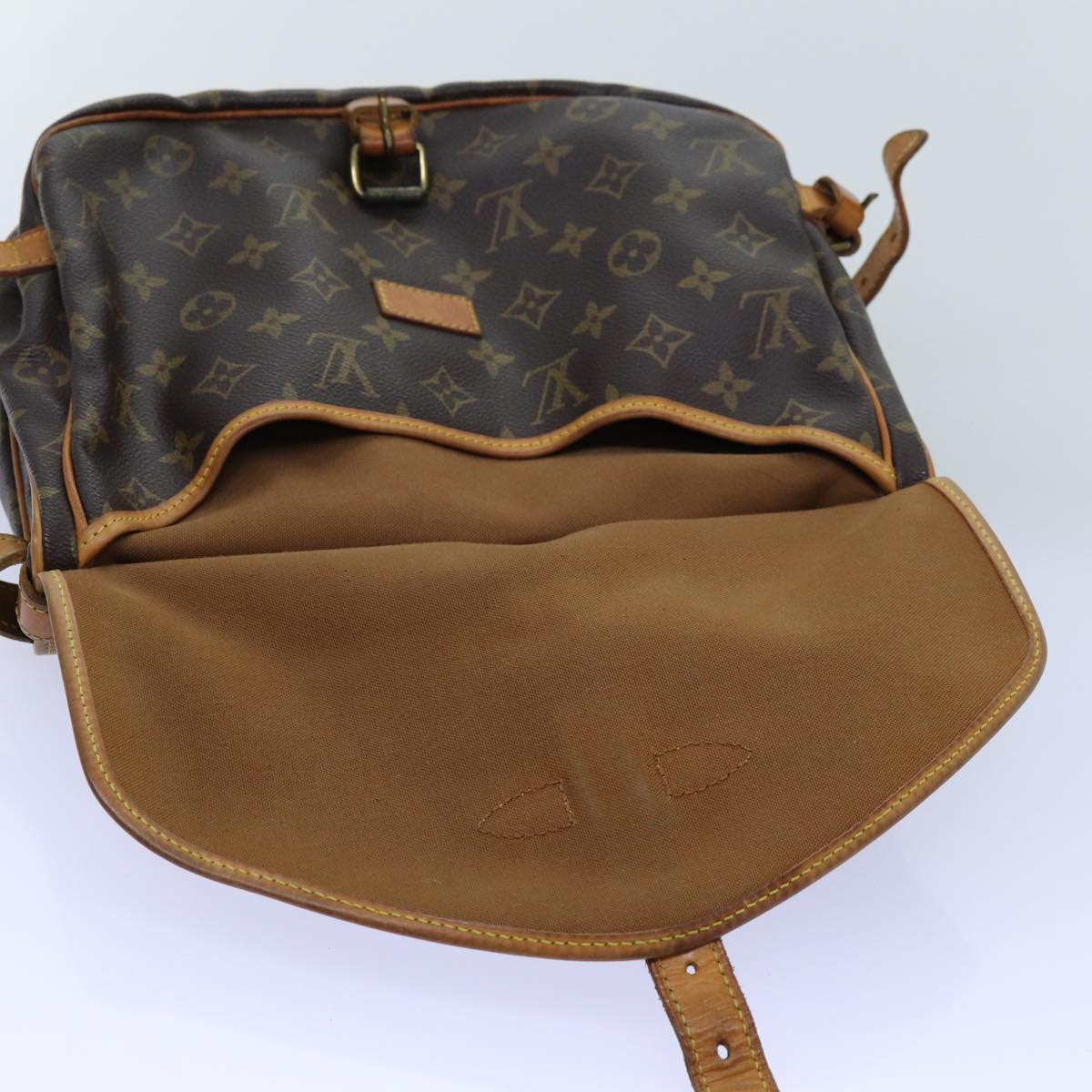 LOUIS VUITTON Monogram Saumur 30 Shoulder Bag M42256 LV Auth mr139