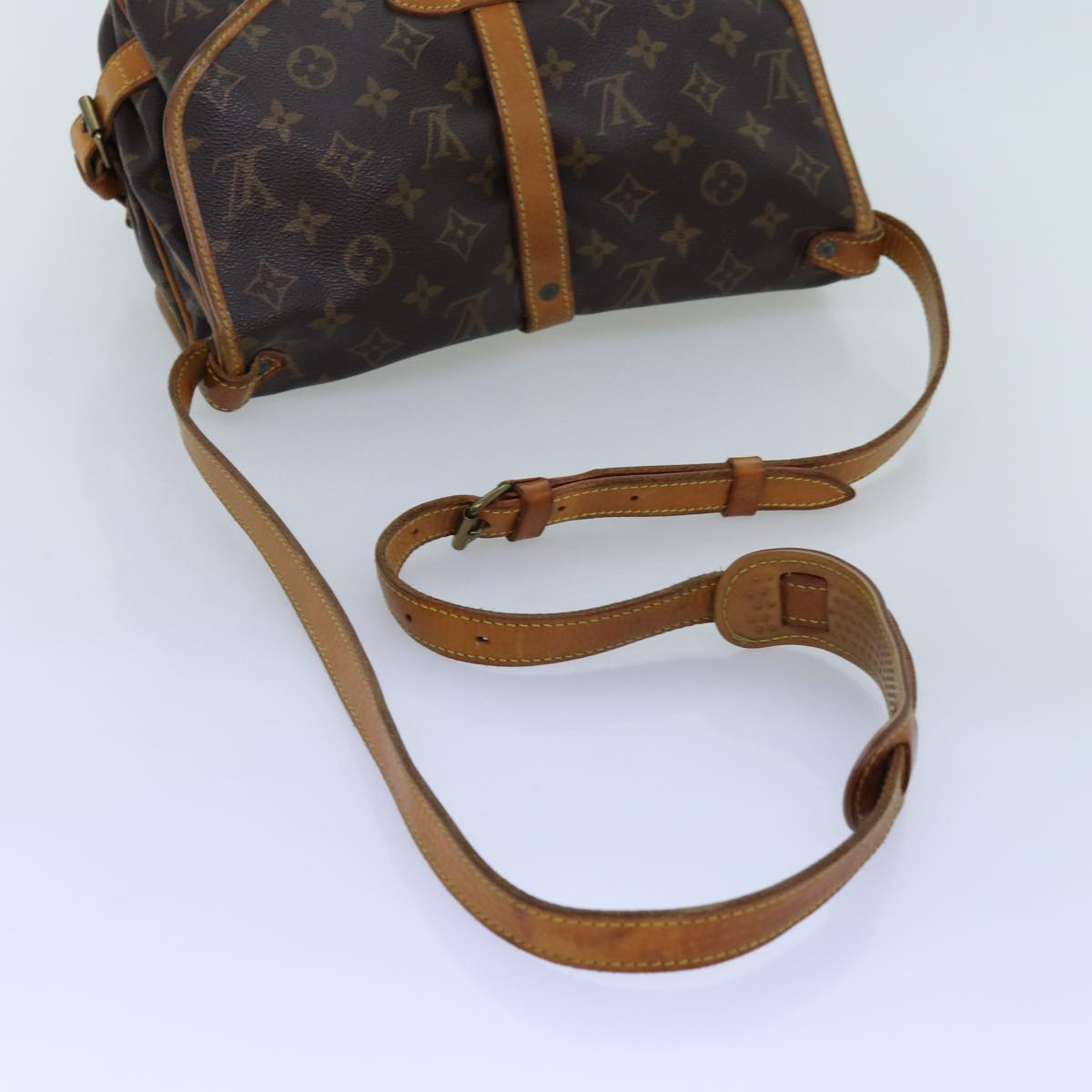 LOUIS VUITTON Monogram Saumur 30 Shoulder Bag M42256 LV Auth mr139