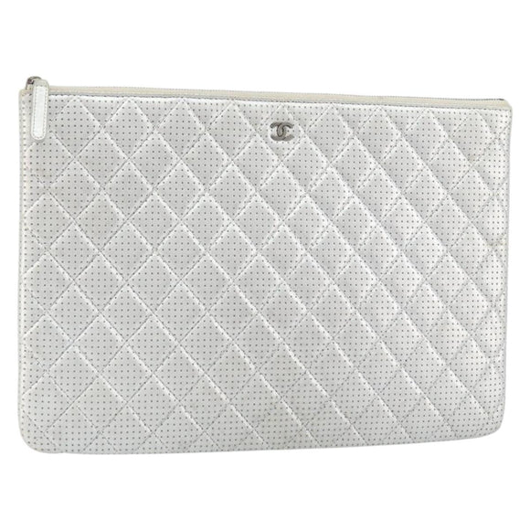 CHANEL Matelasse Punching Clutch Bag Leather Silver CC Auth mr1986