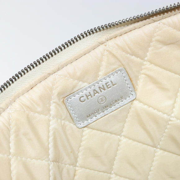 CHANEL Matelasse Punching Clutch Bag Leather Silver CC Auth mr1986