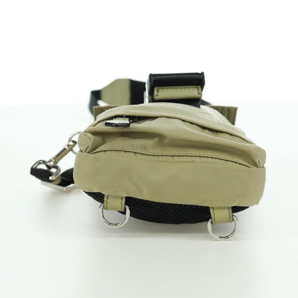 FENDI Fendines Umhängetasche Nylon Grün Silber Auth mr2067V