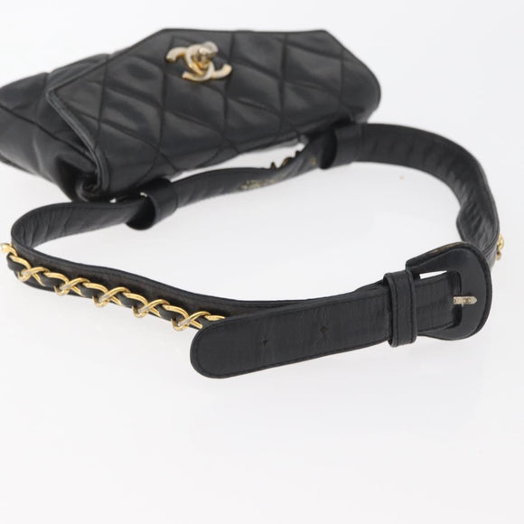 CHANEL Matelasse Gürteltasche Lammleder Schwarz Gold CC Auth mr2227