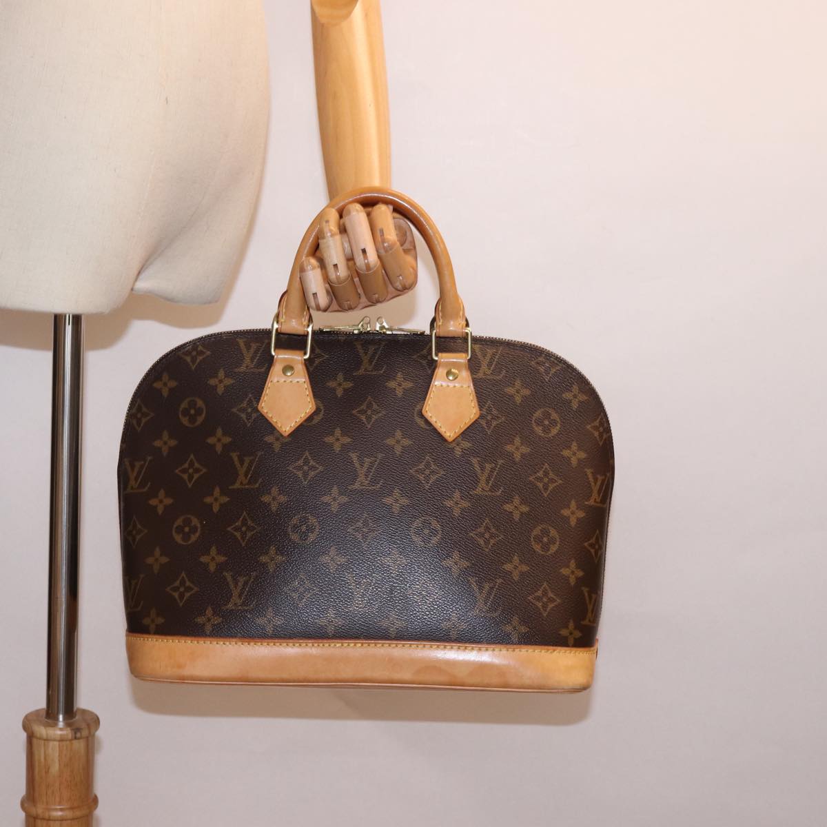 LOUIS VUITTON Monogram Alma Hand Bag M51130 LV Auth mr237