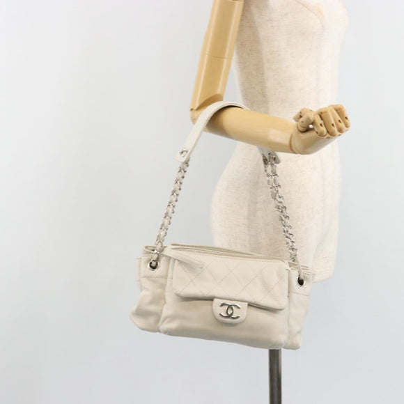 CHANEL Matelasse Chain Shoulder Bag Caviar Skin White Silver CC Auth mr2505