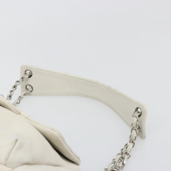 CHANEL Matelasse Chain Shoulder Bag Caviar Skin White Silver CC Auth mr2505