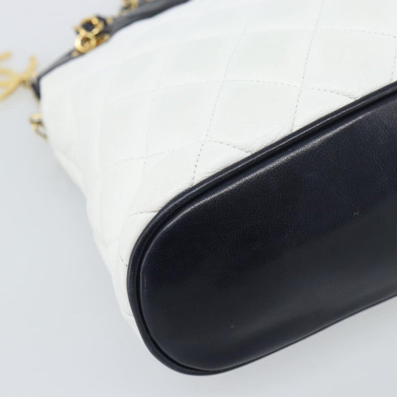 CHANEL Matelasse Chain Shoulder Bag Leather White Gold CC Auth mr2545V