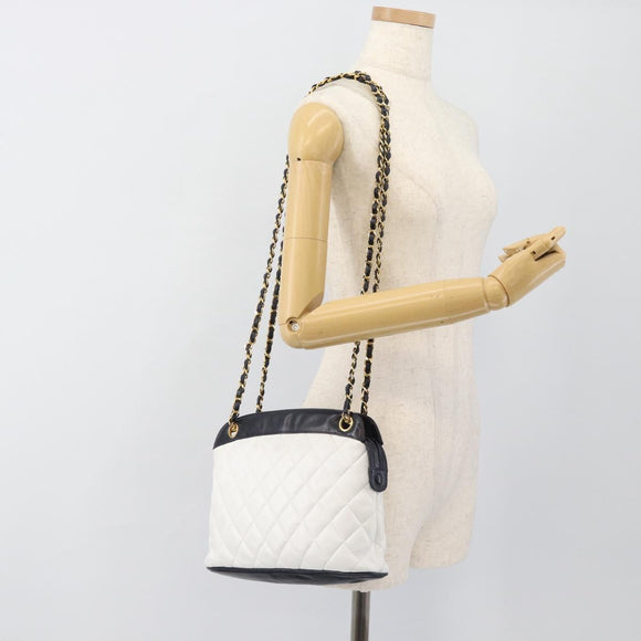CHANEL Matelasse Chain Shoulder Bag Leather White Gold CC Auth mr2545V