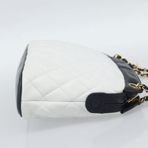 CHANEL Matelasse Chain Shoulder Bag Leather White Gold CC Auth mr2545V