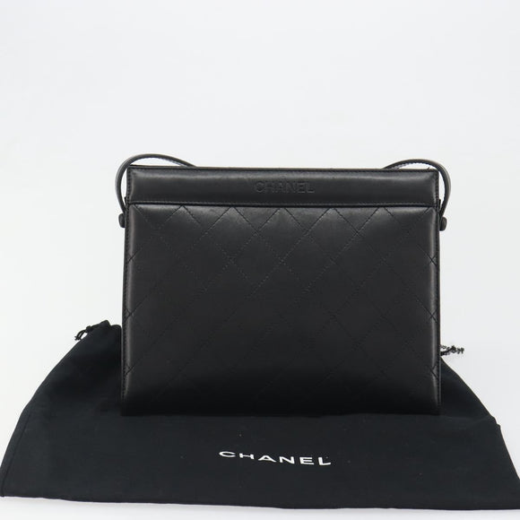 CHANEL Matelasse Shoulder Bag Leather Black Gold CC Auth mr2606V