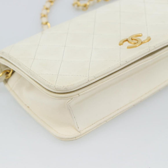CHANEL Matelasse Chain Shoulder Bag Leather White Gold CC Auth mr2797