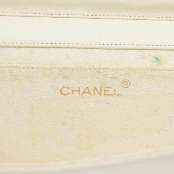 CHANEL Matelasse Chain Shoulder Bag Leather White Gold CC Auth mr2797