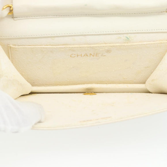 CHANEL Matelasse Chain Shoulder Bag Leather White Gold CC Auth mr2797