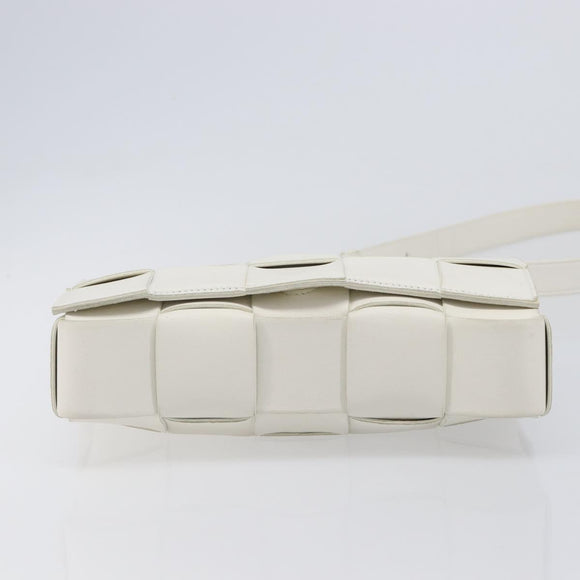 BOTTEGA VENETA MAXI INTRECCIATO Cassette Bag Leather White Silver Auth mr2874V