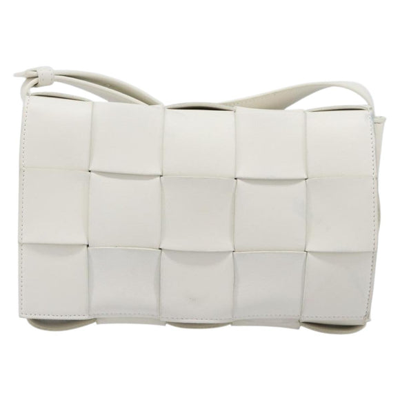 BOTTEGA VENETA MAXI INTRECCIATO Cassette Bag Leather White Silver Auth mr2874V