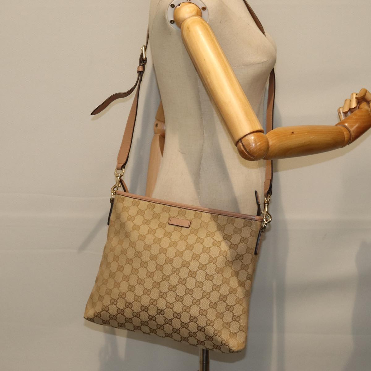 GUCCI GG Canvas Shoulder Bag Beige Pink 388924 Auth mr294