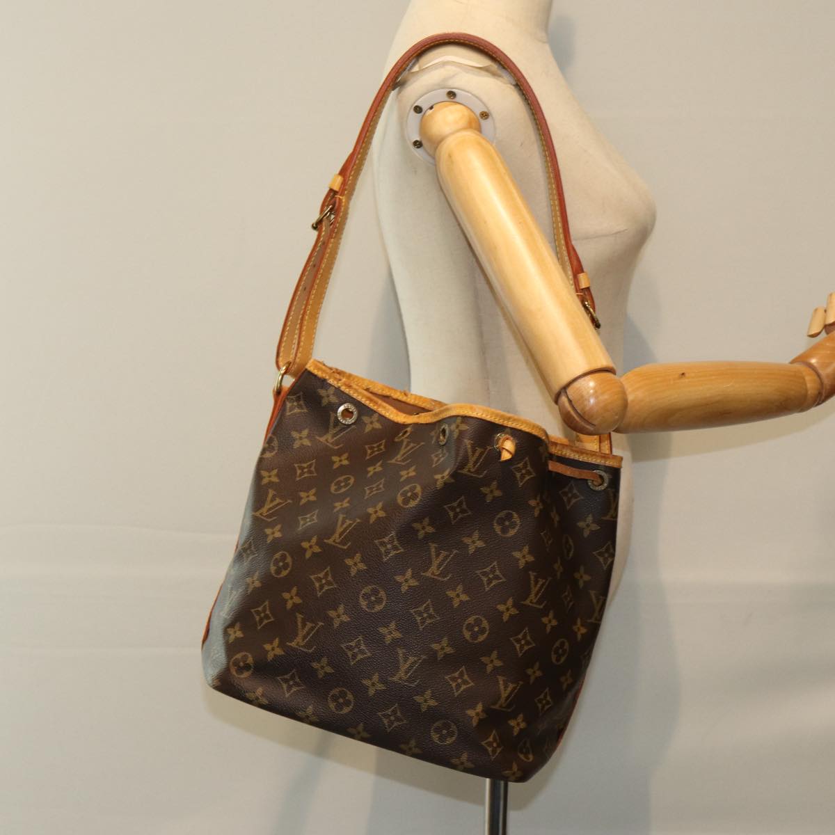 LOUIS VUITTON Monogram Petit Noe Shoulder Bag M42226 LV Auth mr335