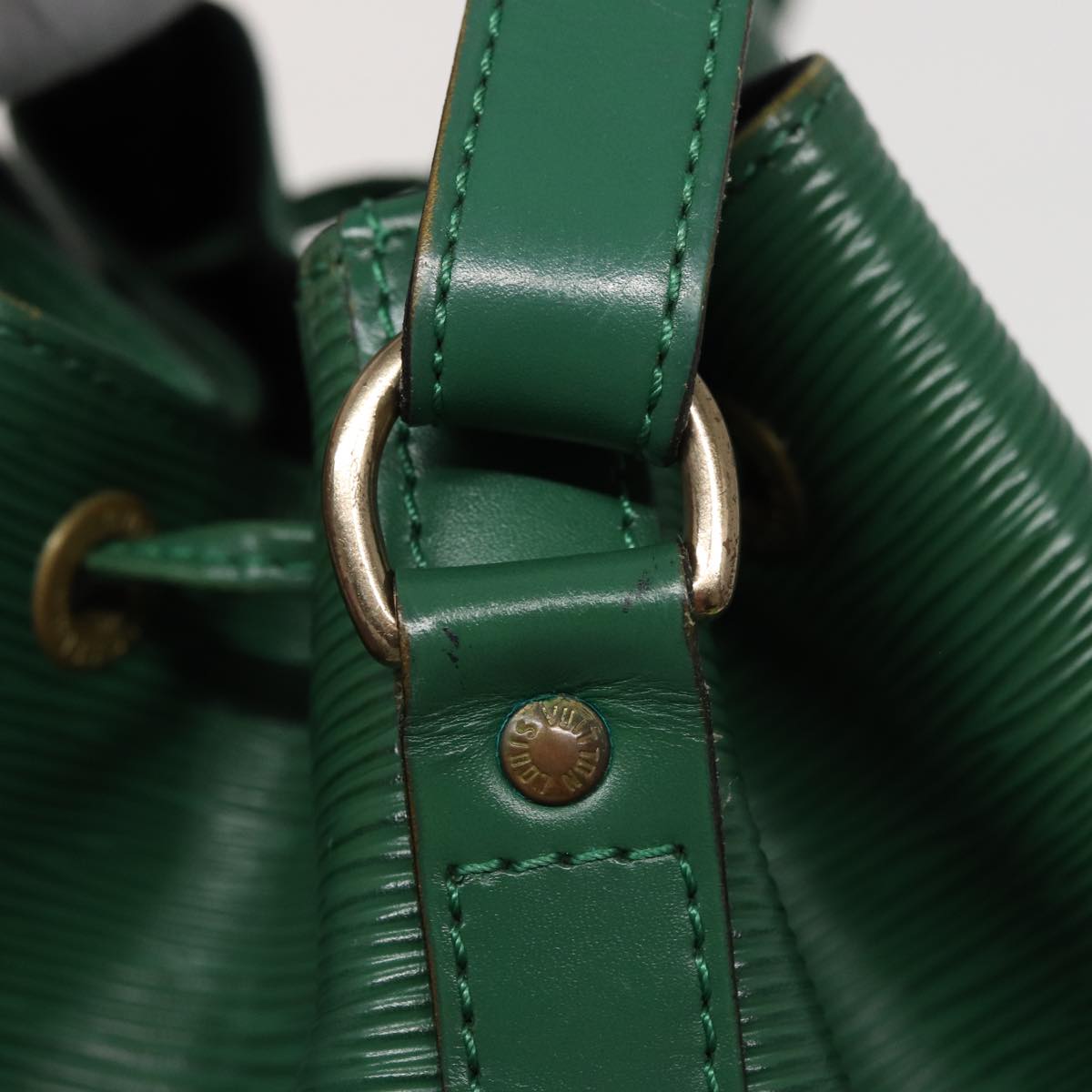 LOUIS VUITTON Epi Petit Noe Shoulder Bag Green M44104 LV Auth mr336