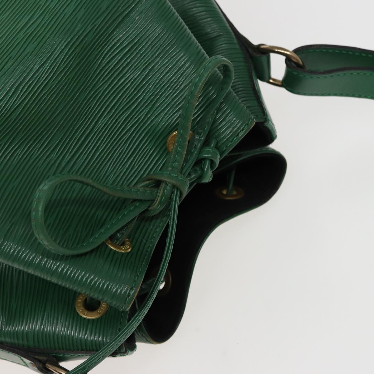 LOUIS VUITTON Epi Petit Noe Shoulder Bag Green M44104 LV Auth mr336