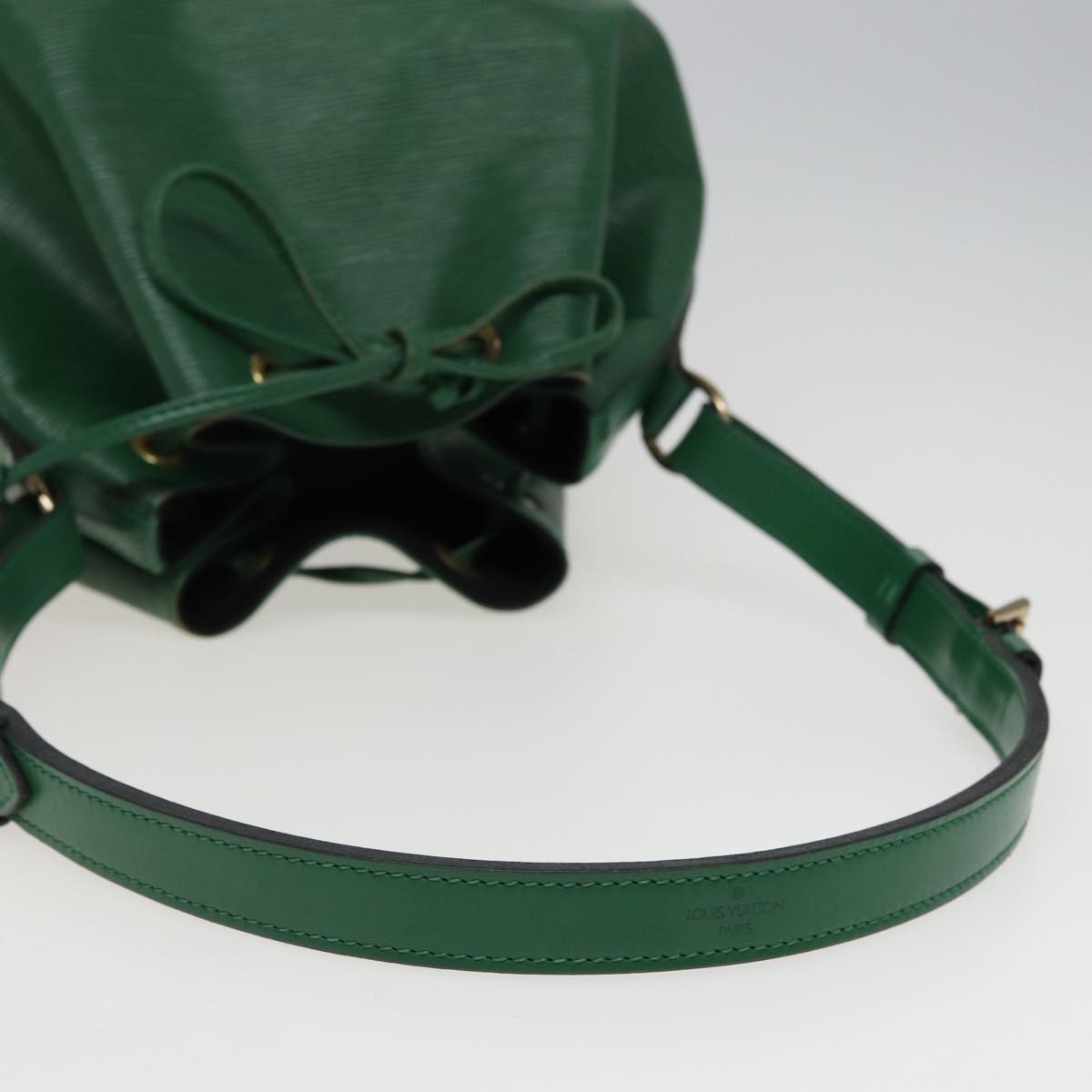 LOUIS VUITTON Epi Petit Noe Shoulder Bag Green M44104 LV Auth mr336