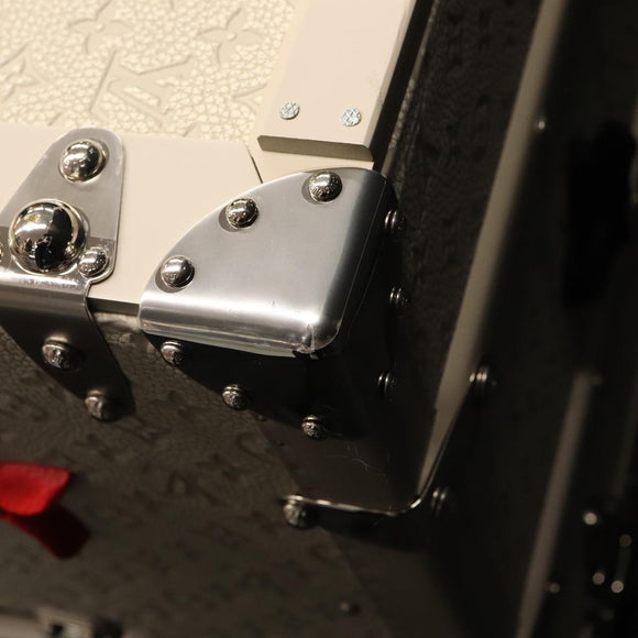 LOUIS VUITTON Taurillon Climbing Coolie Rosin 110Trunk White M10074 Auth 115972S