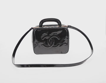 CHANEL Vanity Shoulder Bag Patent leather 2way Black Gold CC Auth 146552V - 0
