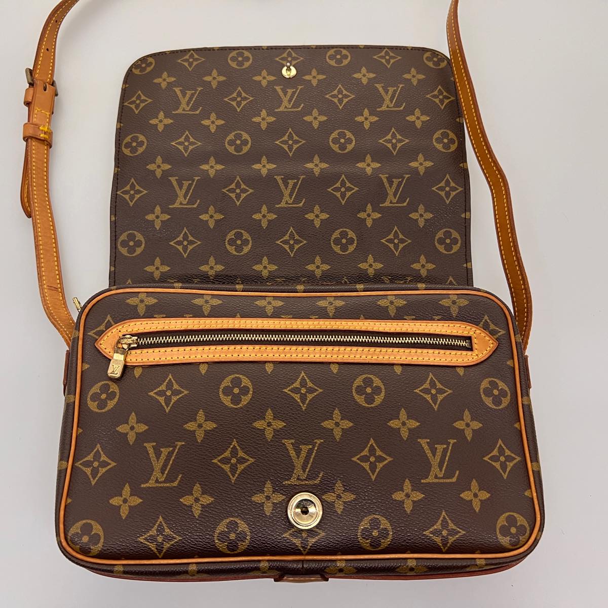 LOUIS VUITTON Monogram Saint Germain Shoulder Bag M51207 LV Auth ro499