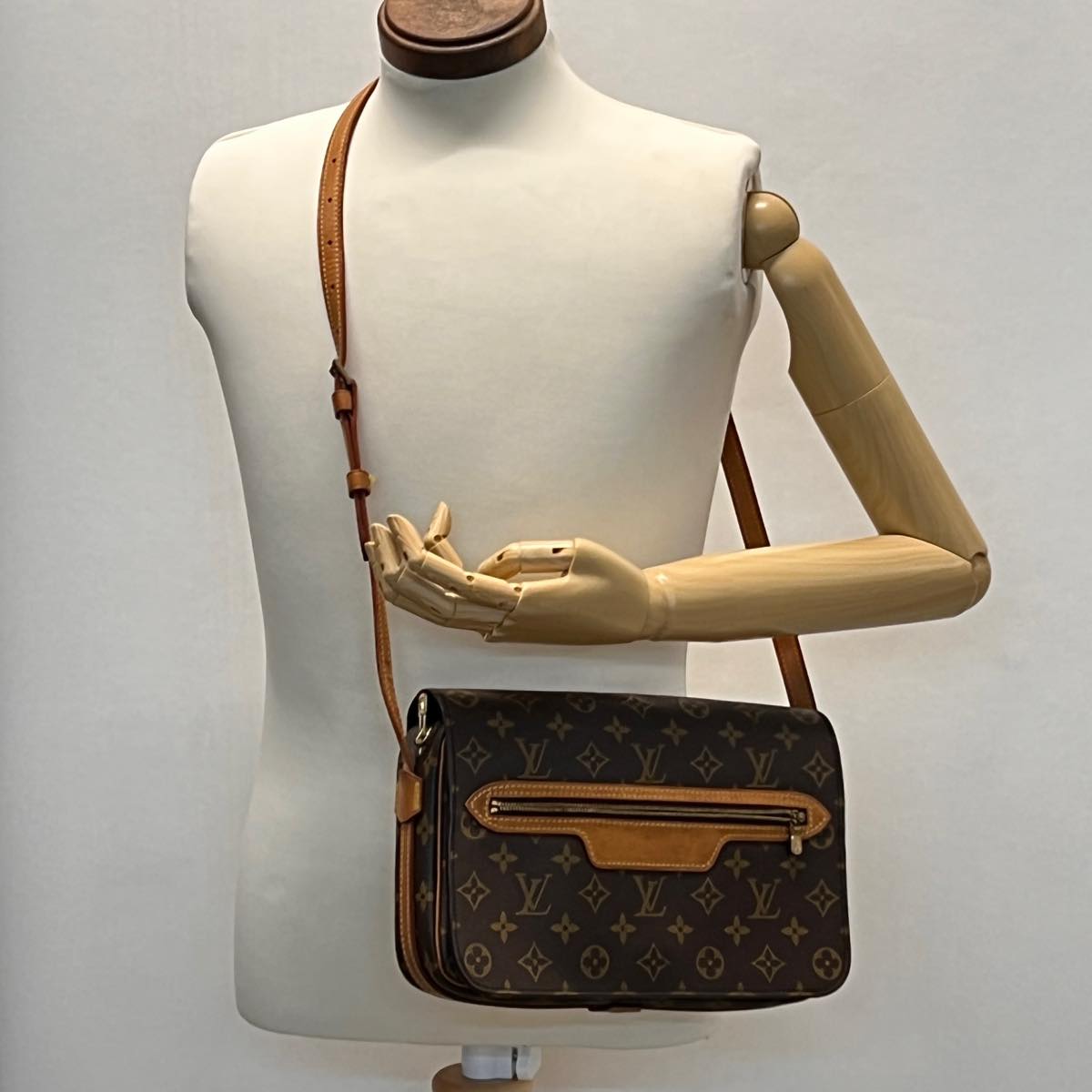 LOUIS VUITTON Monogram Saint Germain Shoulder Bag M51207 LV Auth ro499