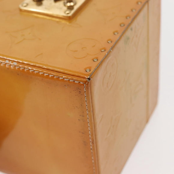 LOUIS VUITTON Monogram Vernis Bleecker Cosmetic Pouch Beige M91002 Auth SW1727