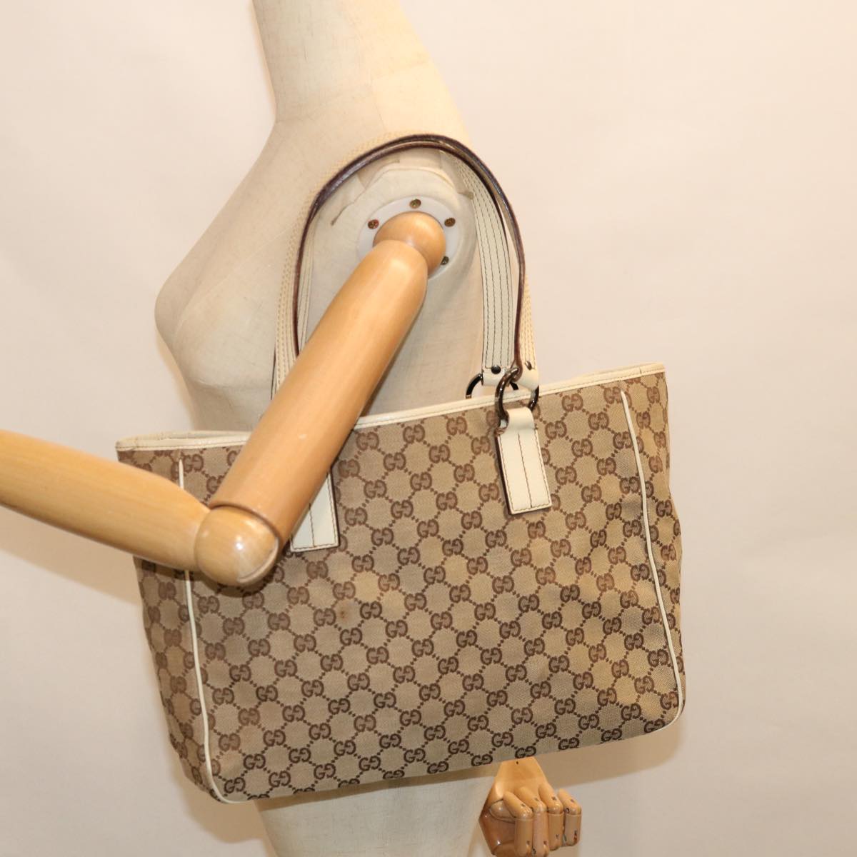 GUCCI GG Canvas Tote Bag Beige 113017 Auth tb1010