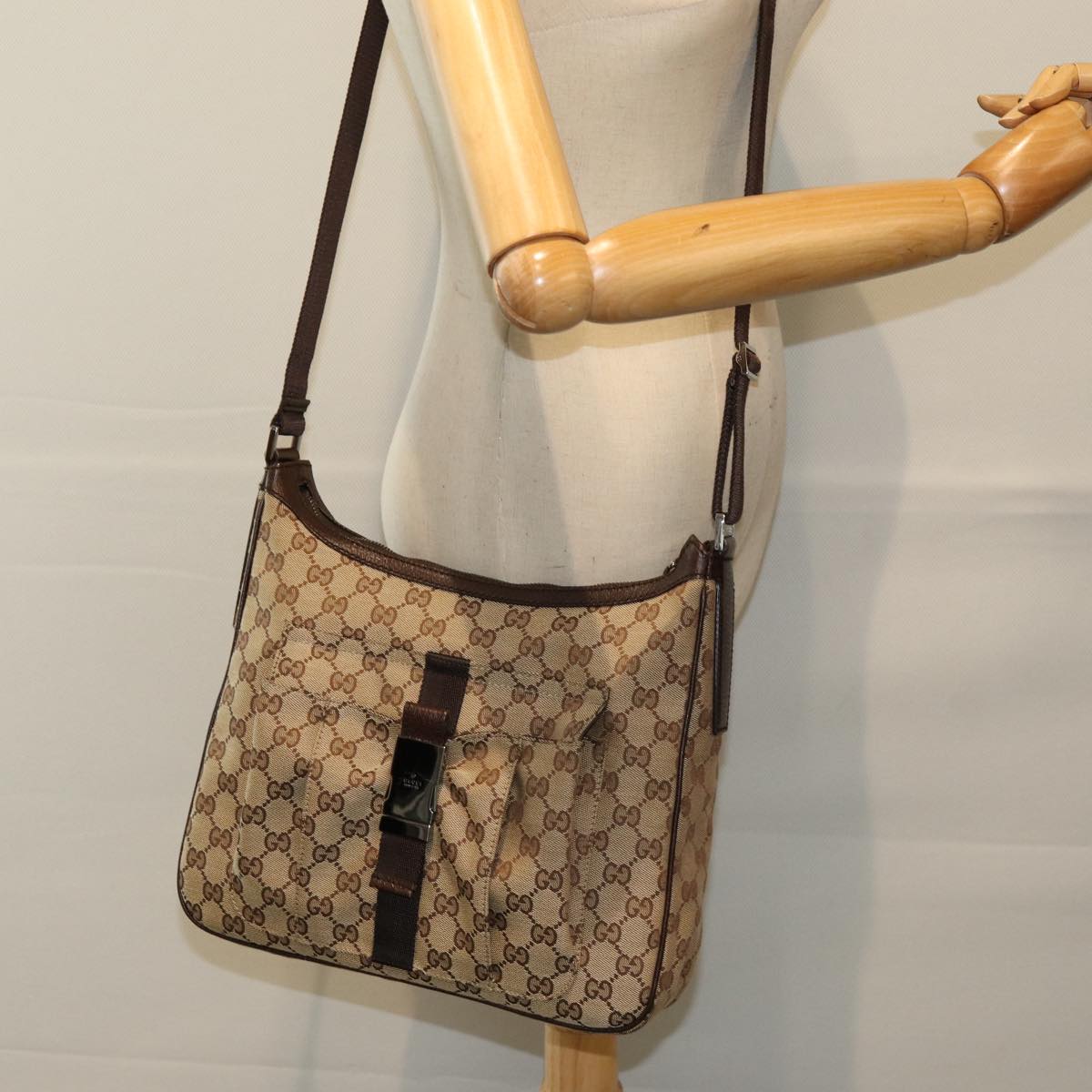 GUCCI GG Canvas Shoulder Bag Beige 131211 Auth tb1106