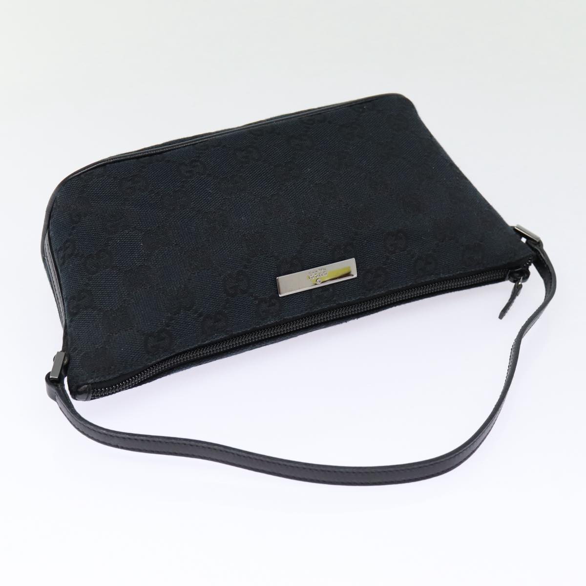 GUCCI GG Canvas hand Pouch Black Silver 07198 Auth tb1126