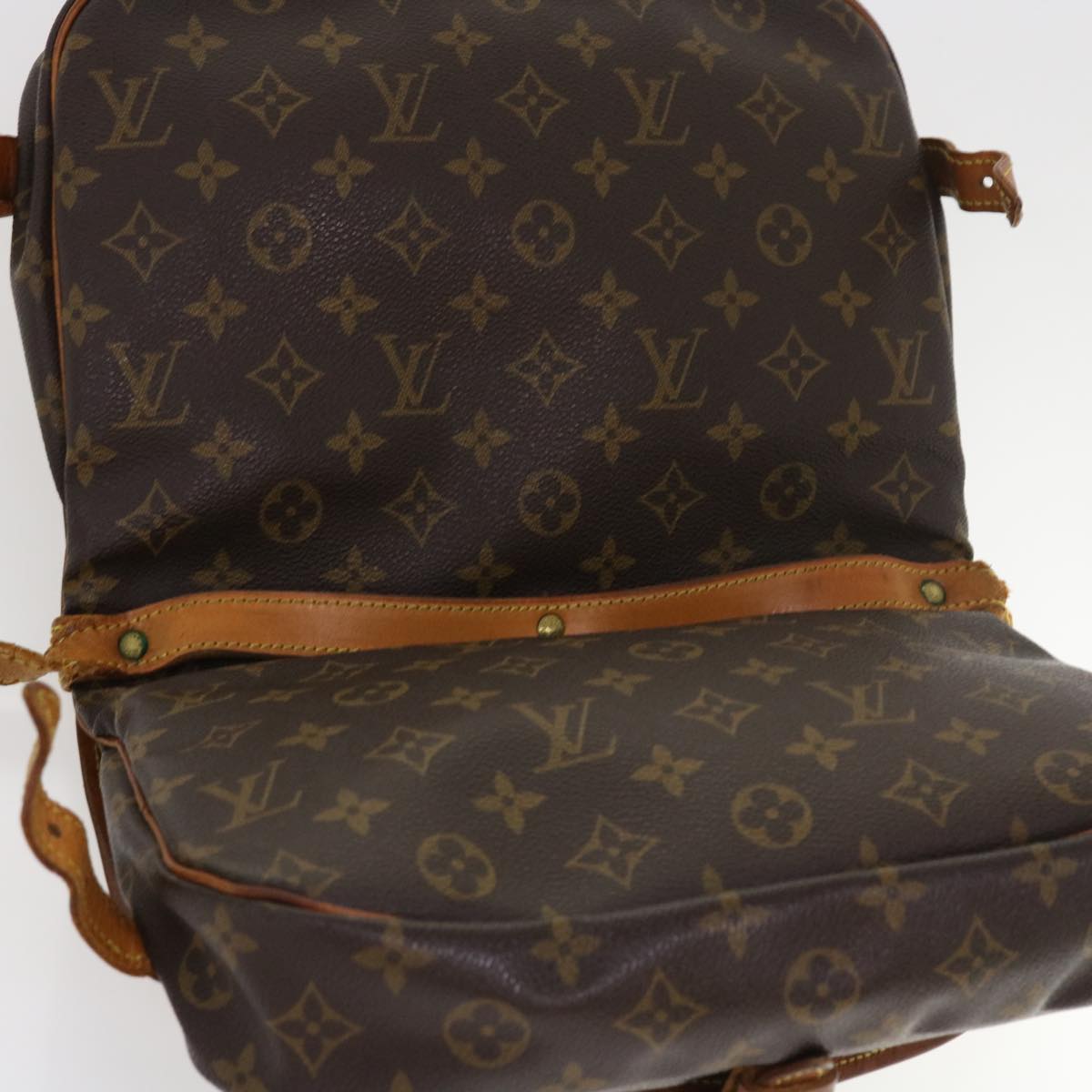 LOUIS VUITTON Monogram Saumur 30 Shoulder Bag M42256 LV Auth tb875