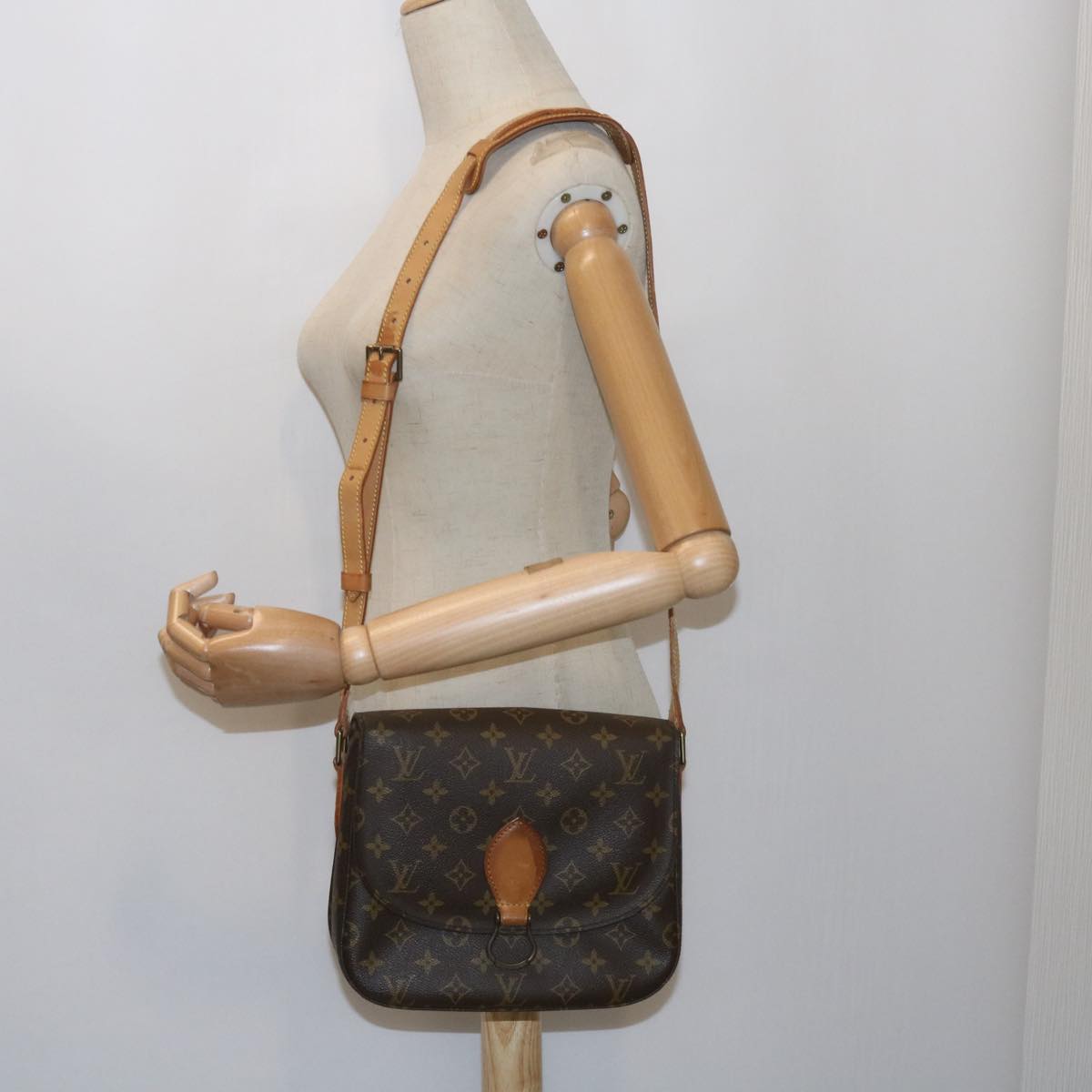 LOUIS VUITTON Monogram Saint Cloud GM Shoulder Bag M51242 LV Auth tb912