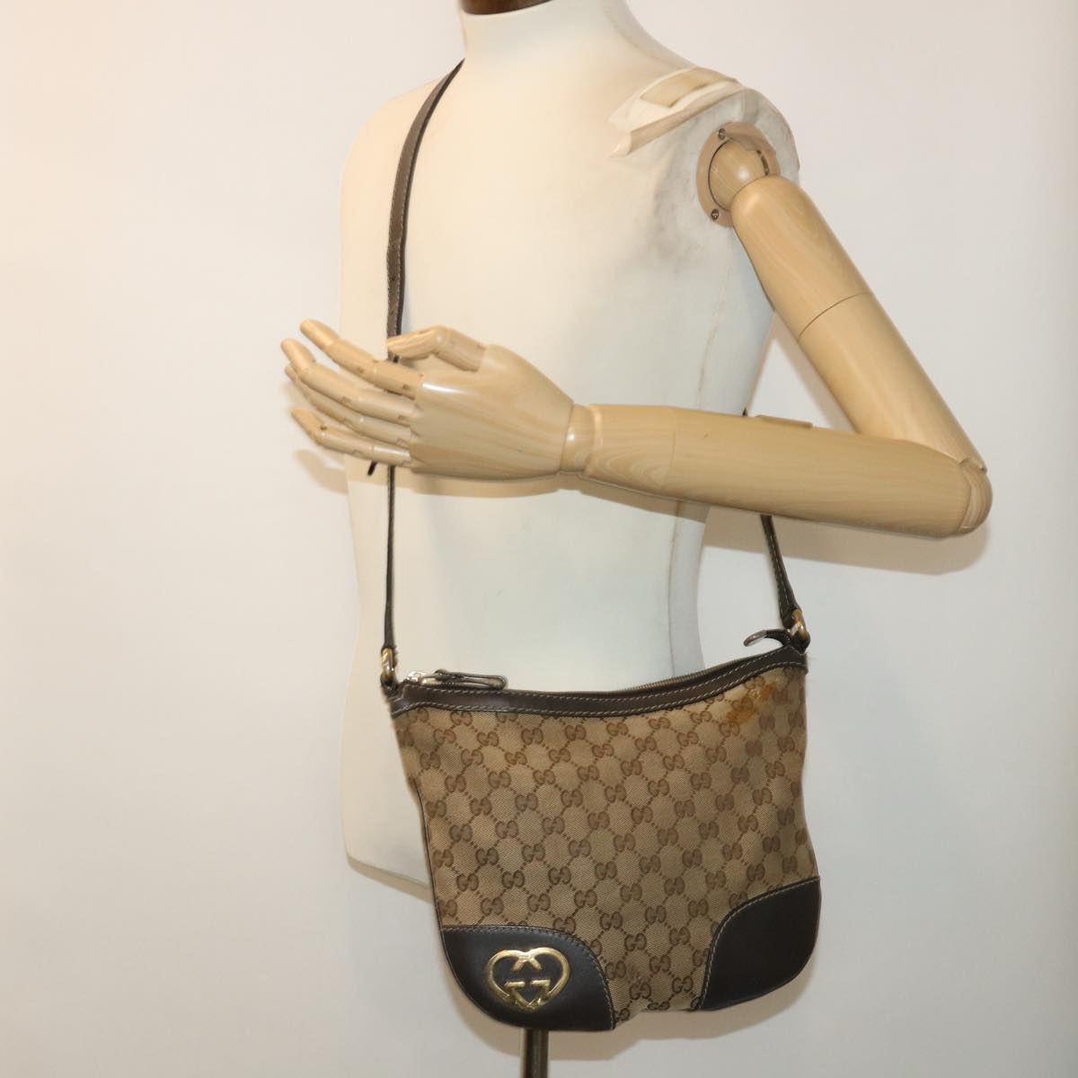 GUCCI GG Canvas Shoulder Bag Beige 257072 Auth th3852