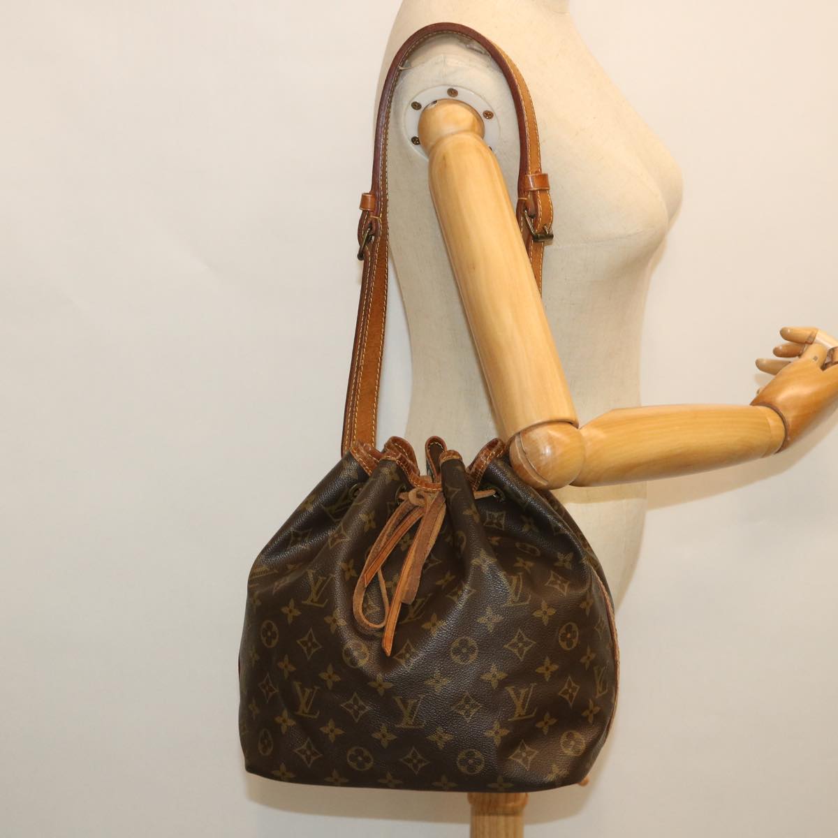 LOUIS VUITTON Monogram Petit Noe Shoulder Bag M42226 LV Auth th4023