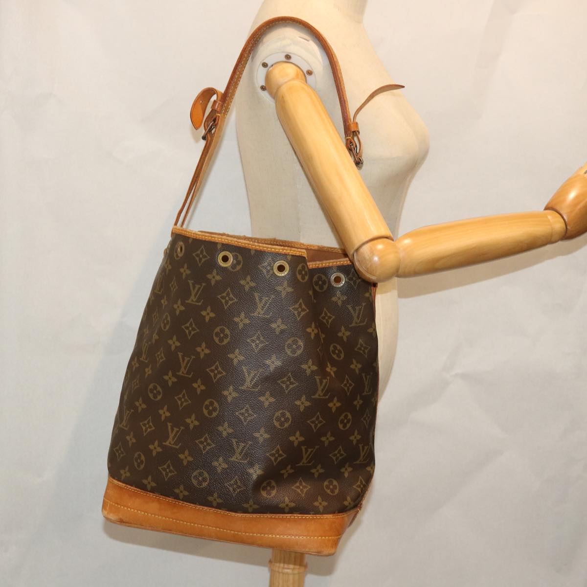 LOUIS VUITTON Monogram Noe Shoulder Bag M42224 LV Auth th4174