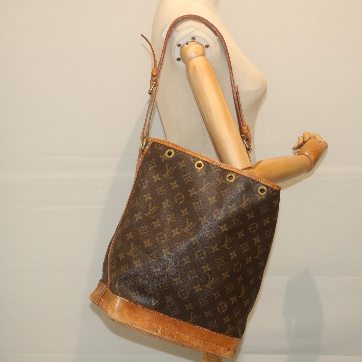 LOUIS VUITTON Monogram Noe Shoulder Bag M42224 LV Auth th4239