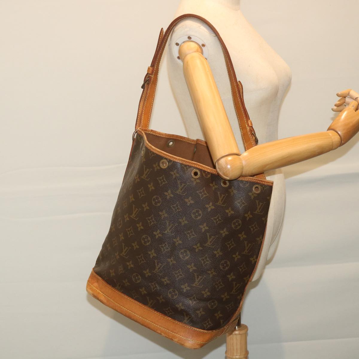 LOUIS VUITTON Monogram Noe Shoulder Bag M42224 LV Auth th4273