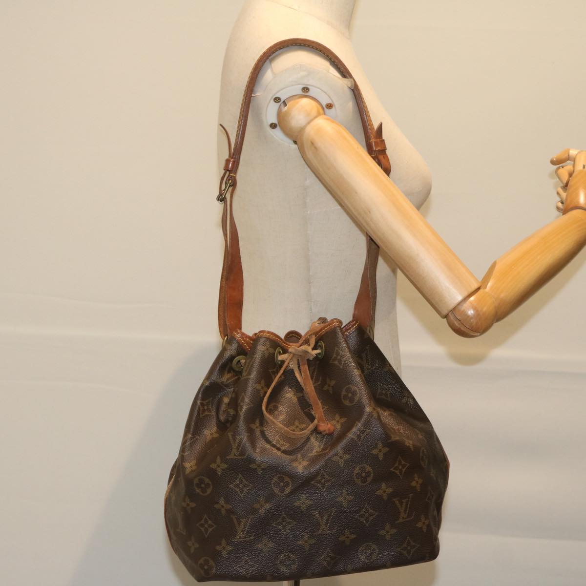 LOUIS VUITTON Monogram Petit Noe Shoulder Bag M42226 LV Auth th4344