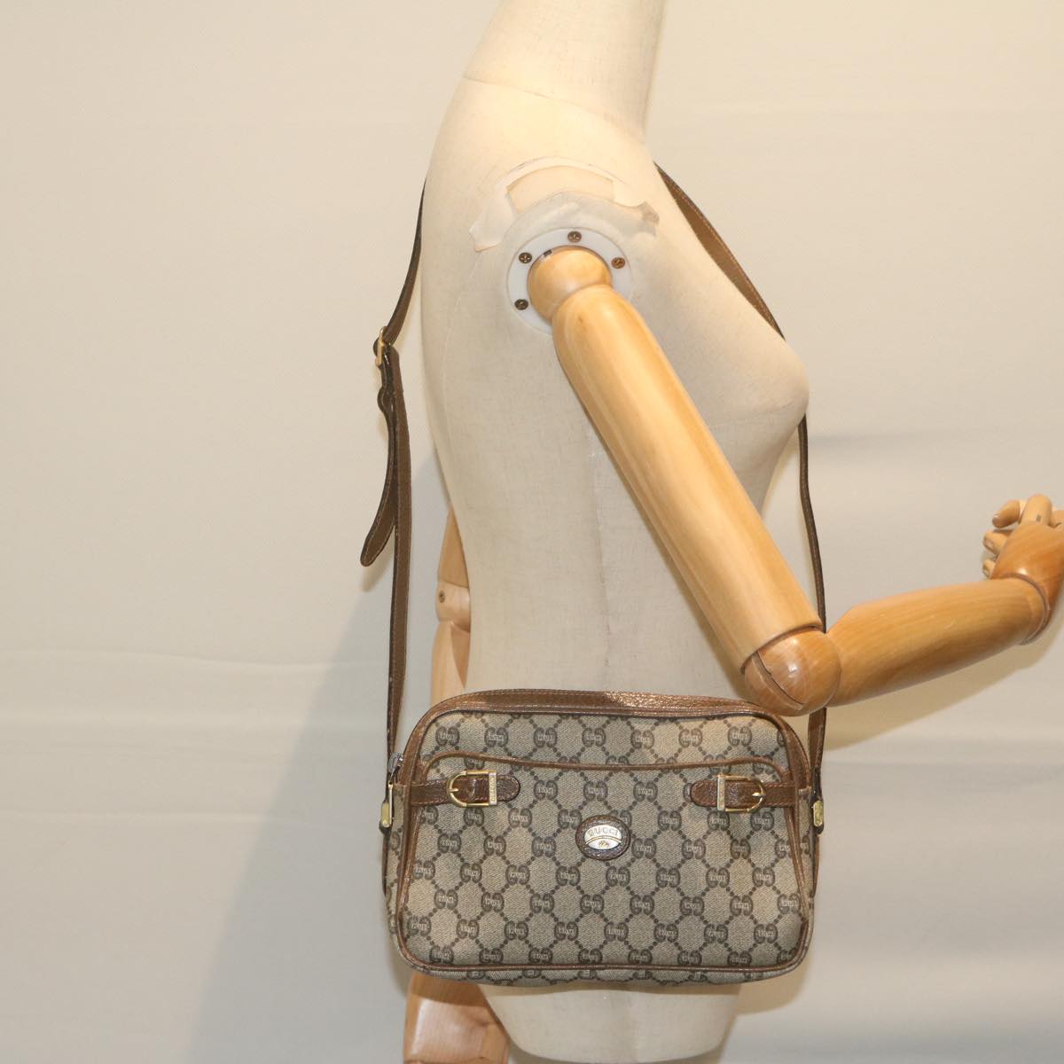 GUCCI GG Plus Supreme Shoulder Bag PVC Leather Beige Auth th4356