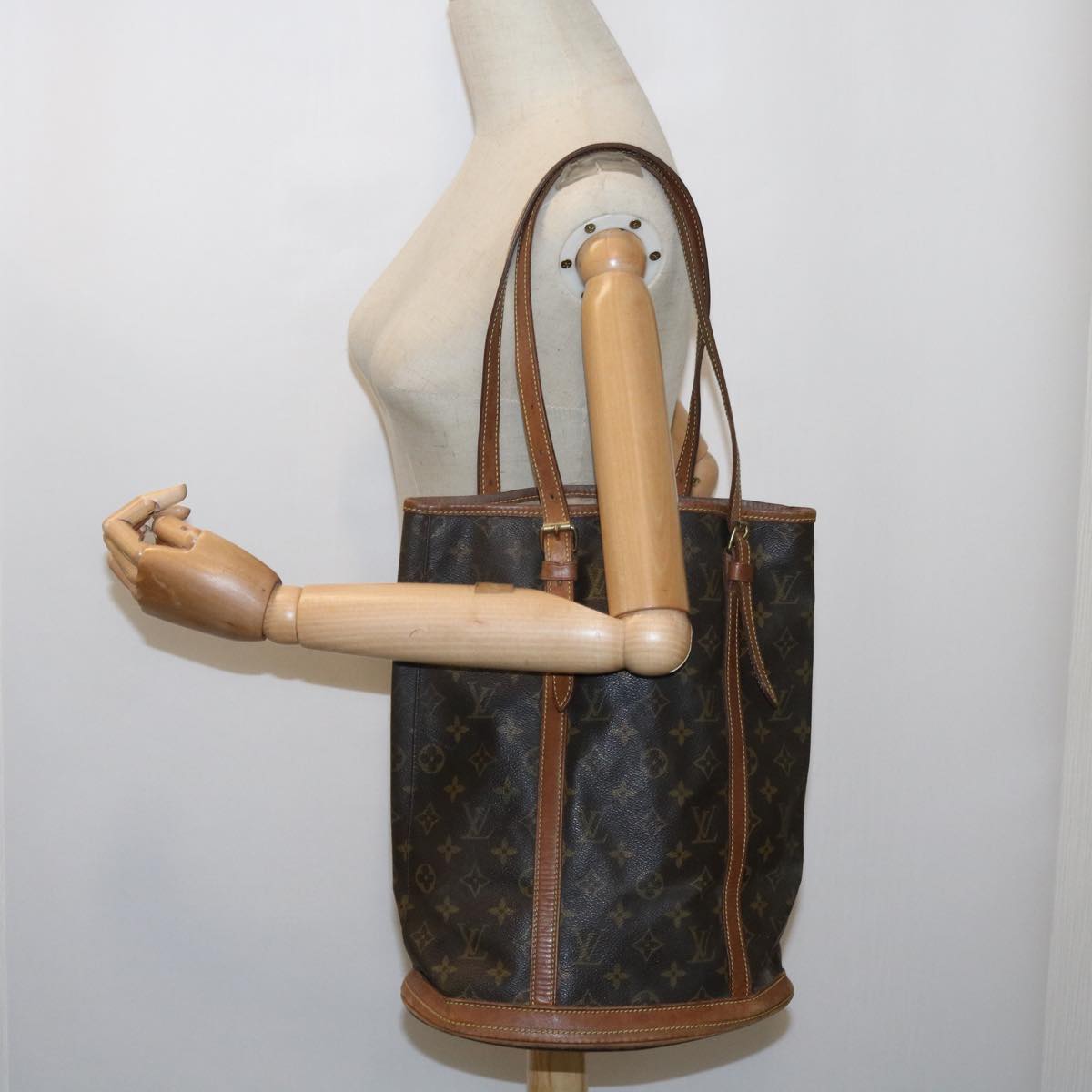 LOUIS VUITTON Monogram Bucket GM Shoulder Bag M42236 LV Auth th4378