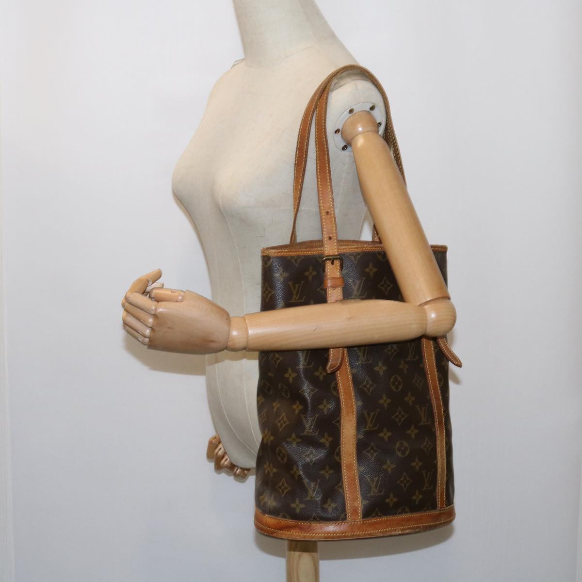 LOUIS VUITTON Monogram Bucket GM Shoulder Bag M42236 LV Auth th4458