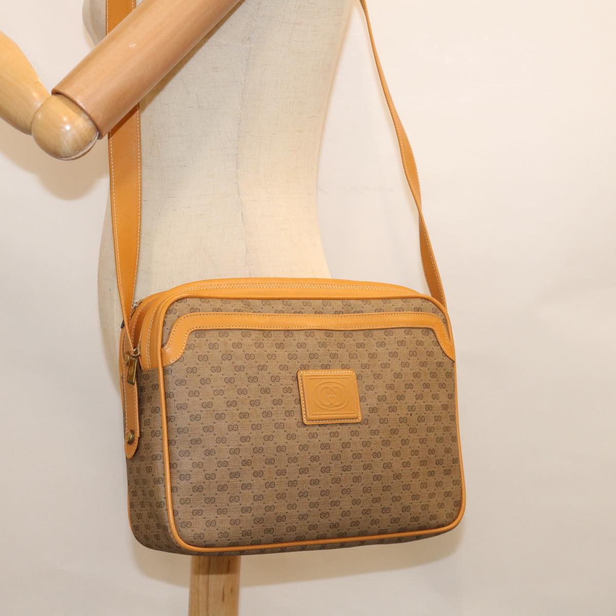 GUCCI Micro GG Supreme Shoulder Bag PVC Leather Beige Auth th4487