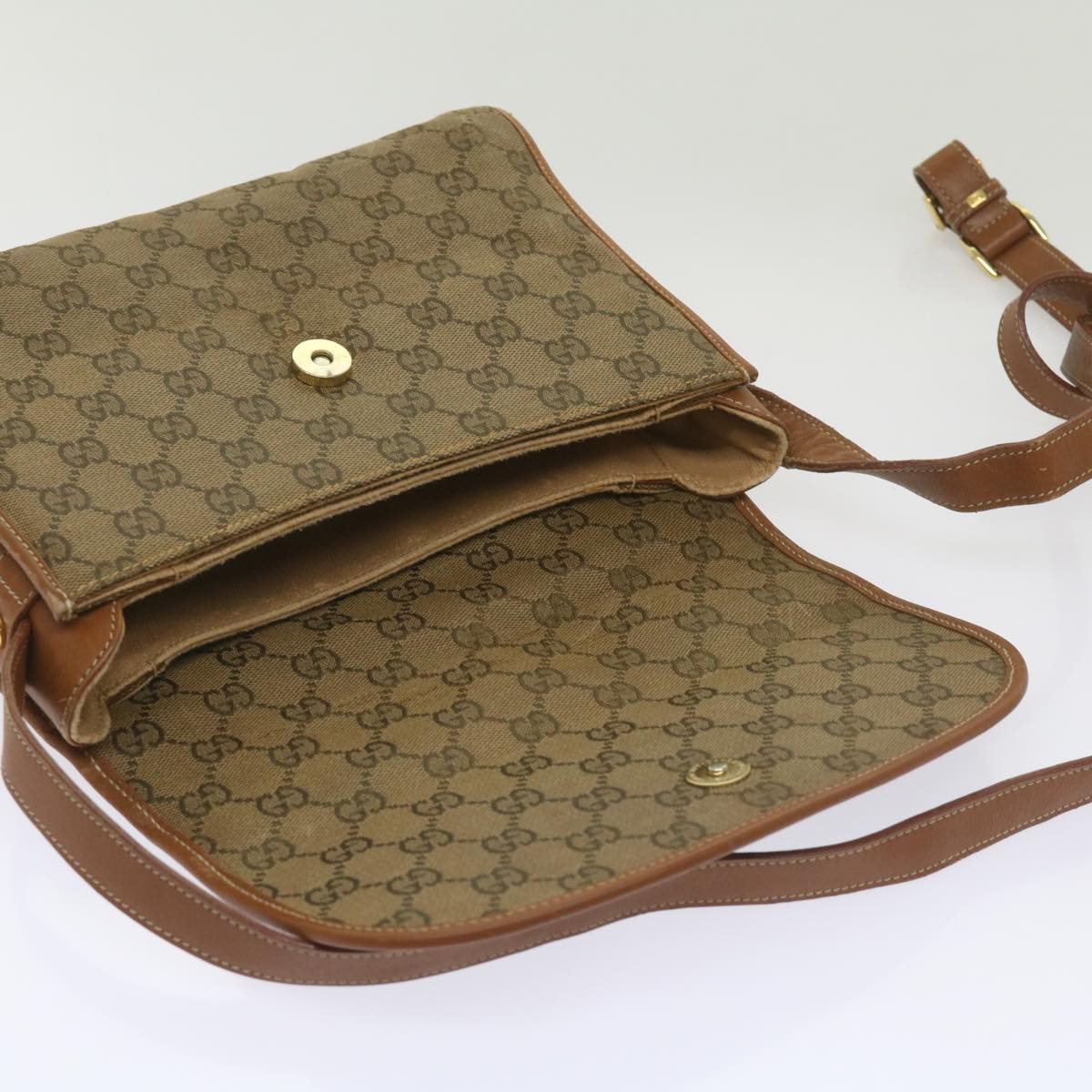 GUCCI GG Canvas Shoulder Bag Beige Auth th4606