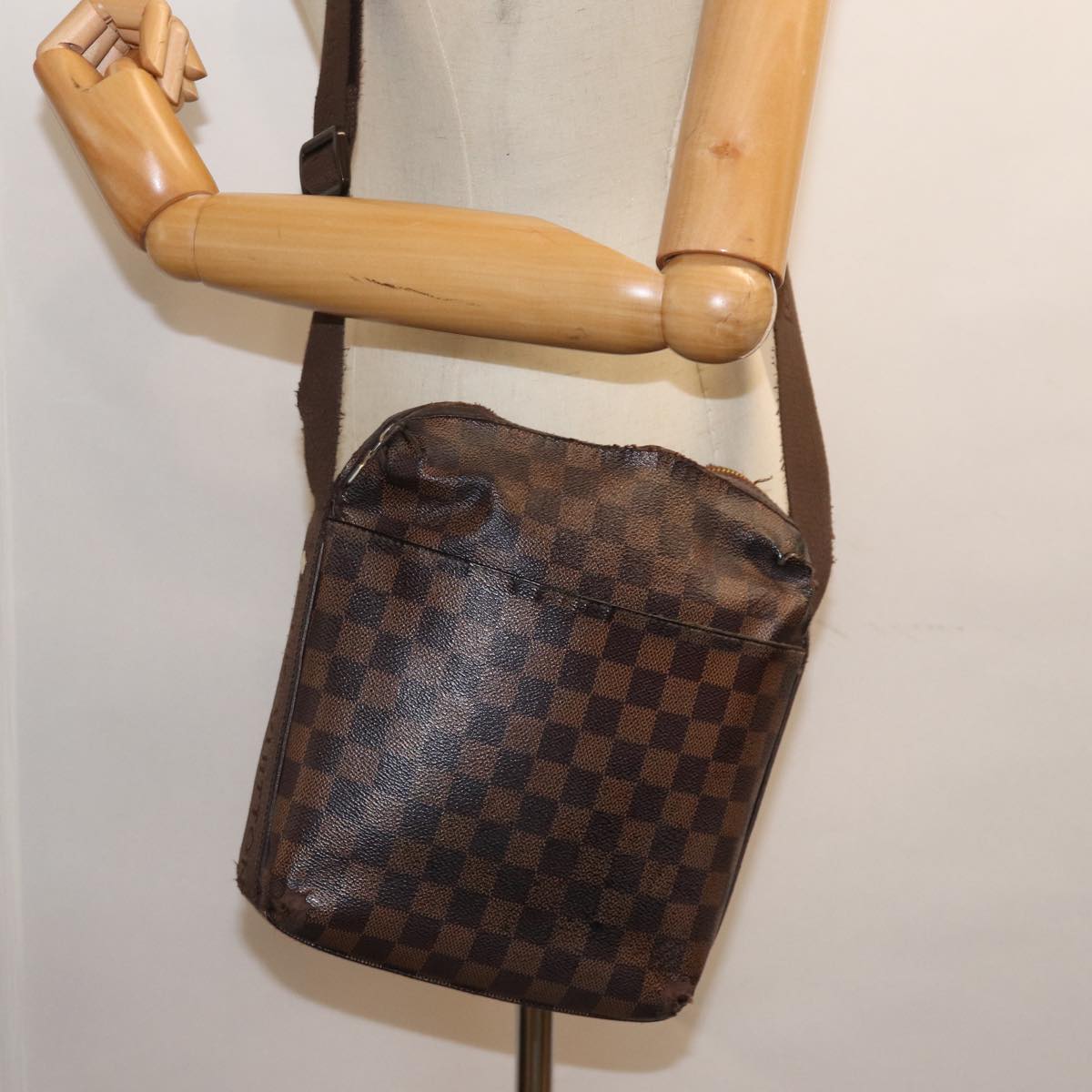 LOUIS VUITTON Damier Ebene Trotteur Beaubourg Shoulder Bag N41135 LV Auth th4810